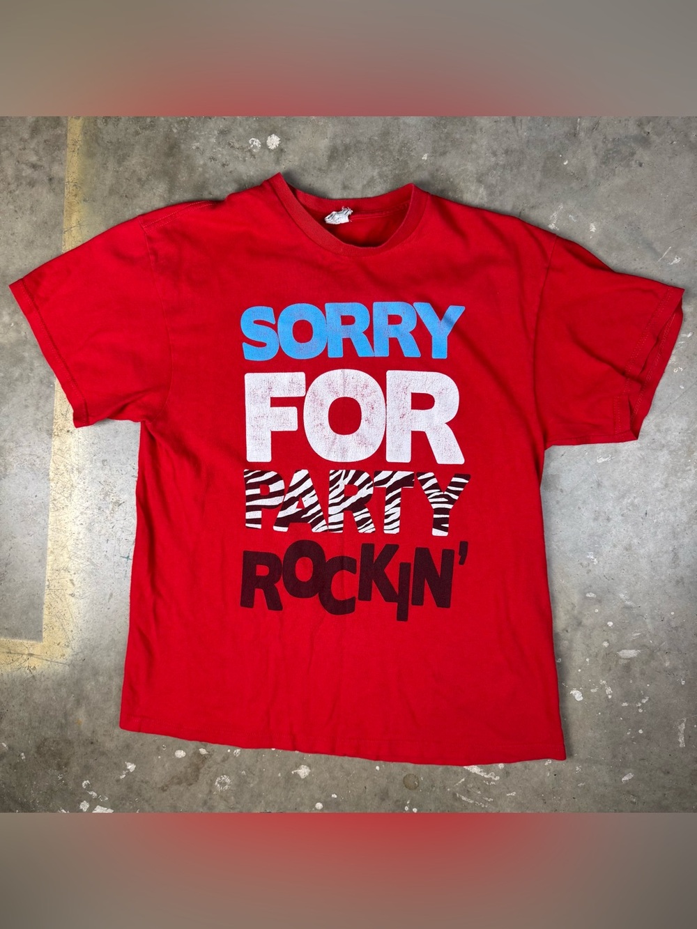 LMFAO Sorry For Party Rockin T-Shirt Size Large 2000s Swag Shuffling Zebra Print